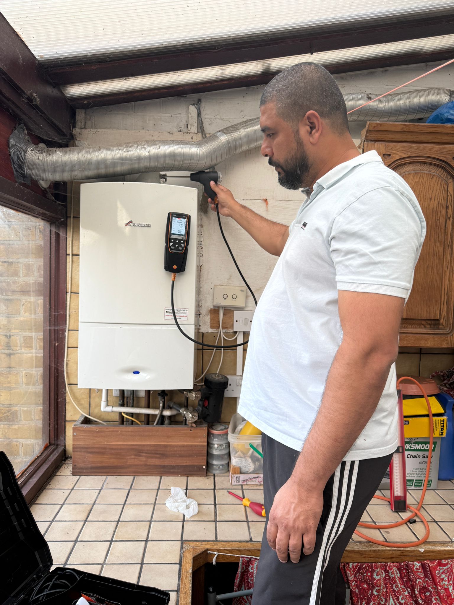 Worcester Bosch Flue Gas & Efficiency Analysis - Dagenham (RM10)